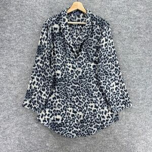 5/$45 KLD Shirt Women M Medium White Animal Print Button Up Collared Long Sleeve